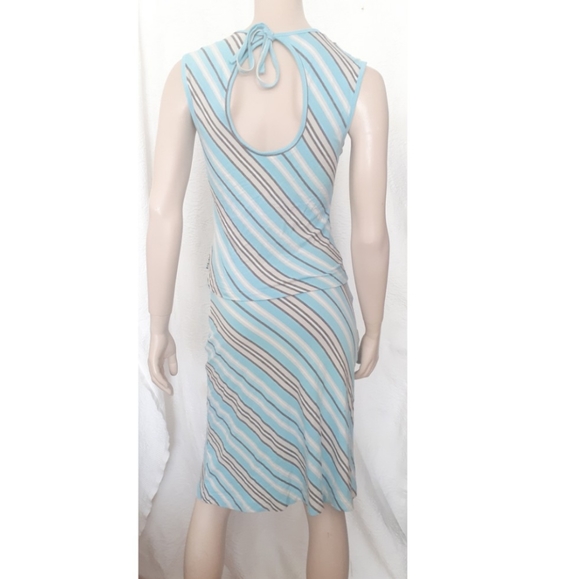 Open-back Top and Skirt Set - Picture 3 of 6